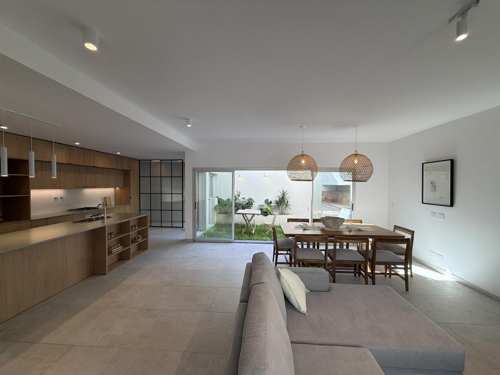 For Sale: Single-Hall House with 3 Bedrooms, 2700 Av. Pellegrini, Lourdes Neighborhood
