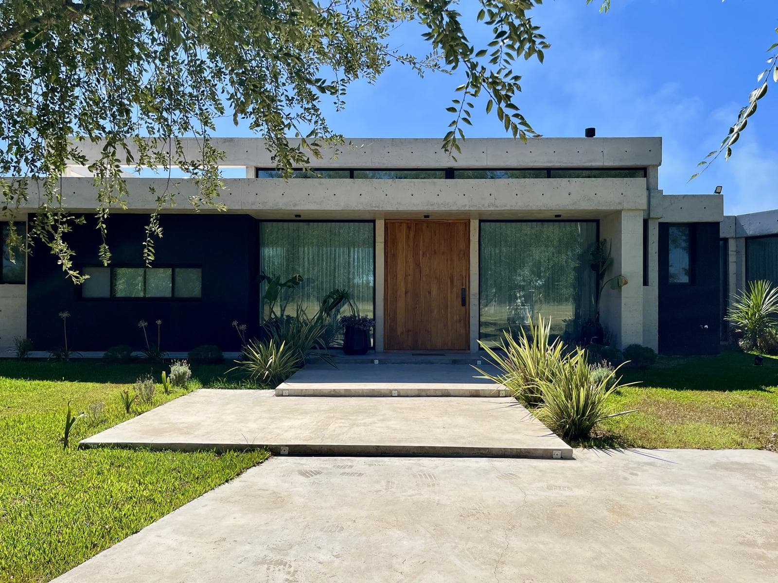 EXCLUSIVE HOME IN HARAS SAN PABLO
