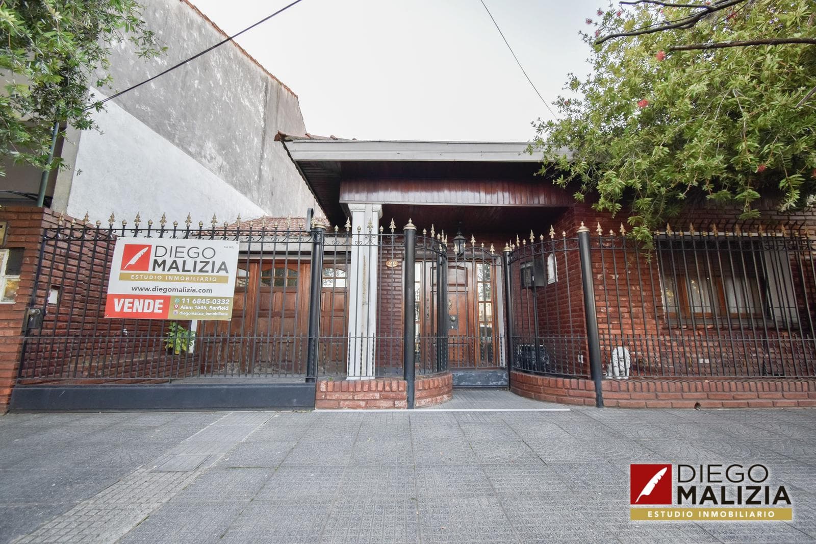 4-room house with garage, patio, and barbecue for sale in Turdera