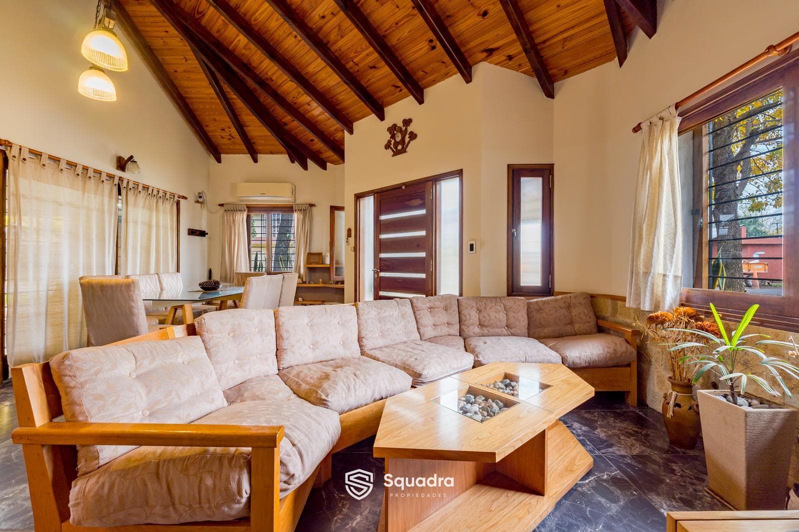 FOR SALE | TRADE - Three-bedroom house with double garage and backyard - Fisherton, Rosario.