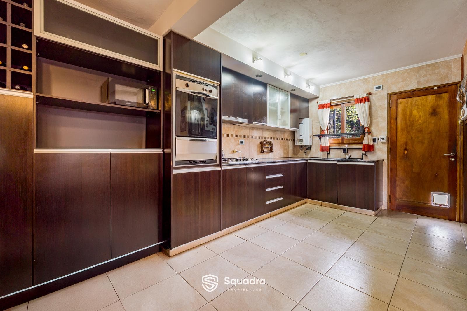 FOR SALE | TRADE - Three-bedroom house with double garage and backyard - Fisherton, Rosario.
