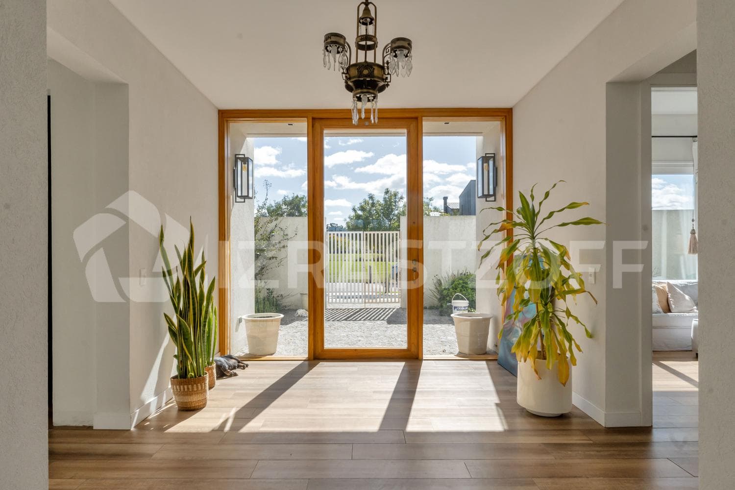 House for sale in Albanueva, 4 bedrooms, in impeccable condition, corner lot