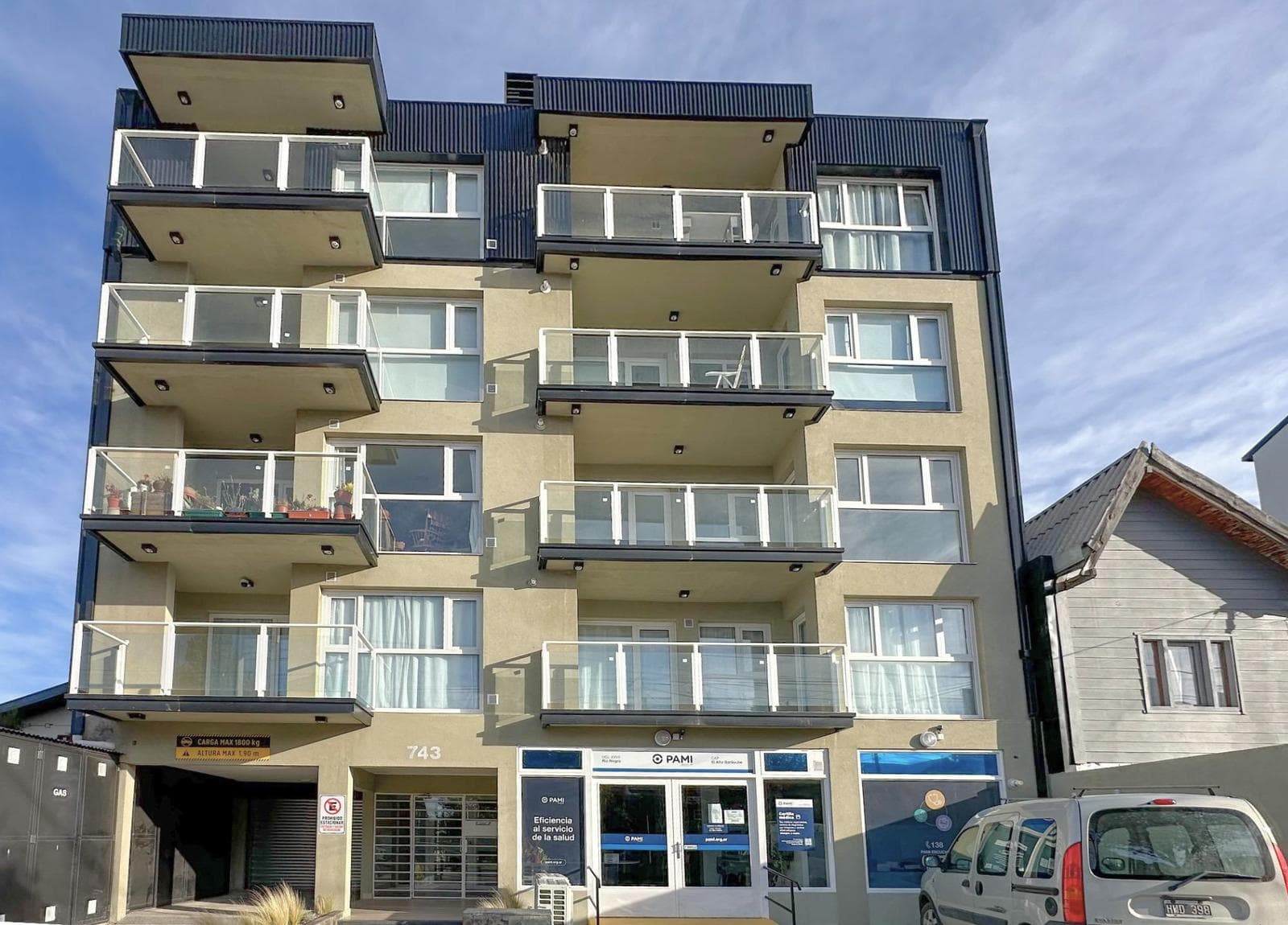 Spacious and bright brand-new apartment