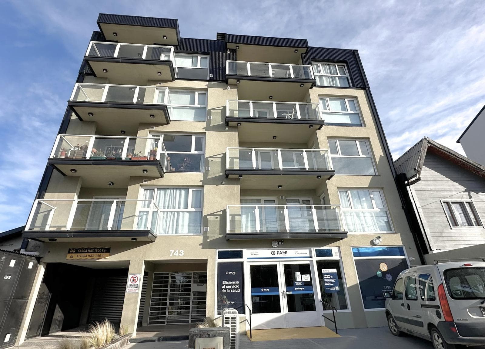 Spacious and bright brand-new apartment