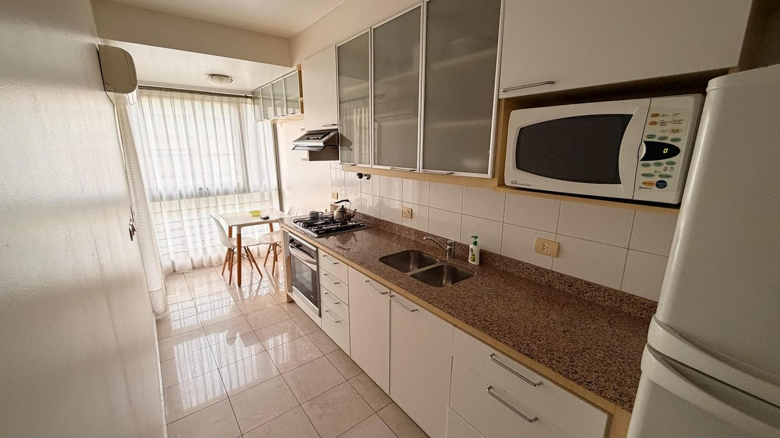 3-Room Furnished Apartment for Rent with Optional Parking Space in Madero Plaza