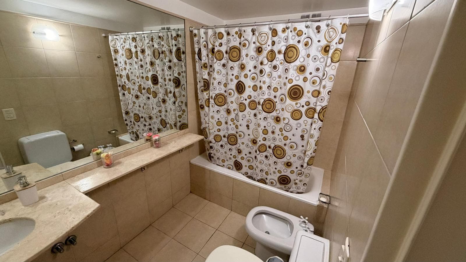 3-Room Furnished Apartment for Rent with Optional Parking Space in Madero Plaza