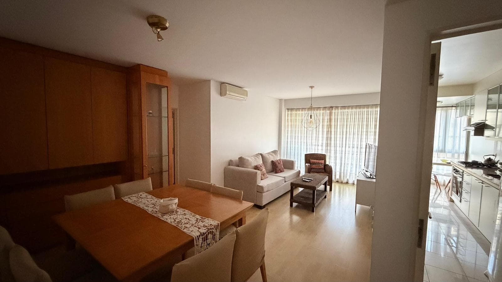 3-Room Furnished Apartment for Rent with Optional Parking Space in Madero Plaza