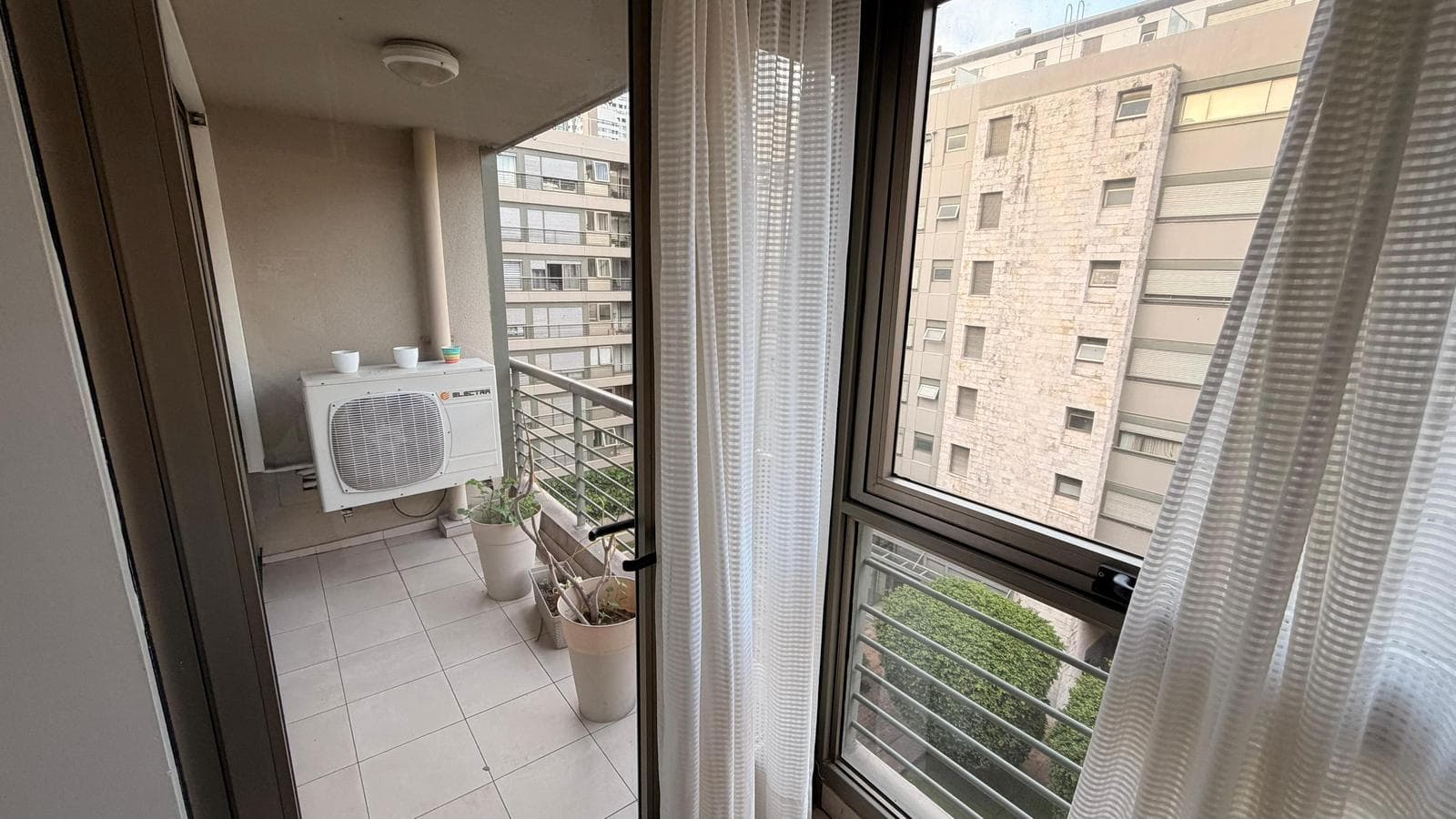 3-Room Furnished Apartment for Rent with Optional Parking Space in Madero Plaza