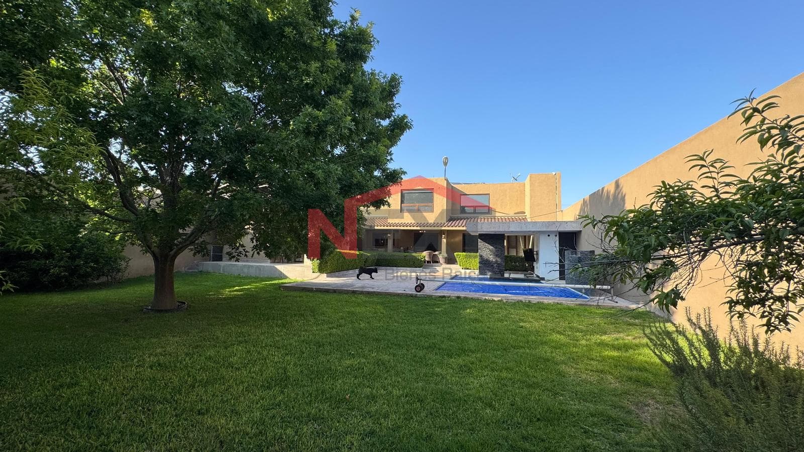 House for Sale in Loma Blanca, Saltillo | 920 m² Lot | 648.50 m² Floor Area | Pool | Solar Panels