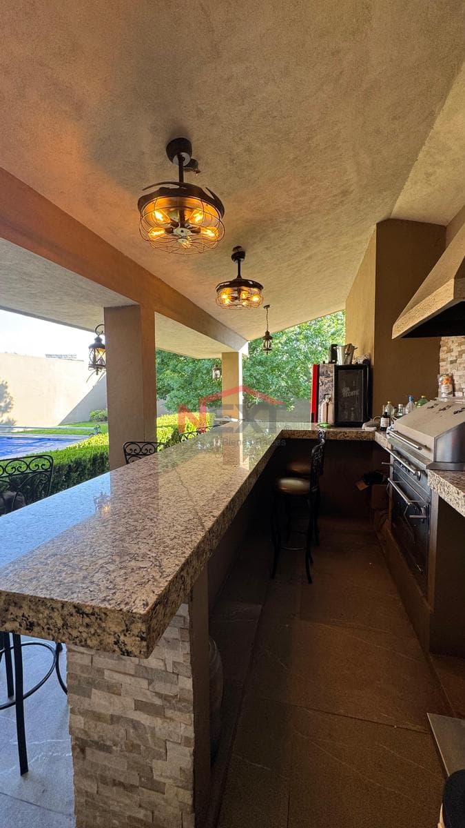 House for Sale in Loma Blanca, Saltillo | 920 m² Lot | 648.50 m² Floor Area | Pool | Solar Panels