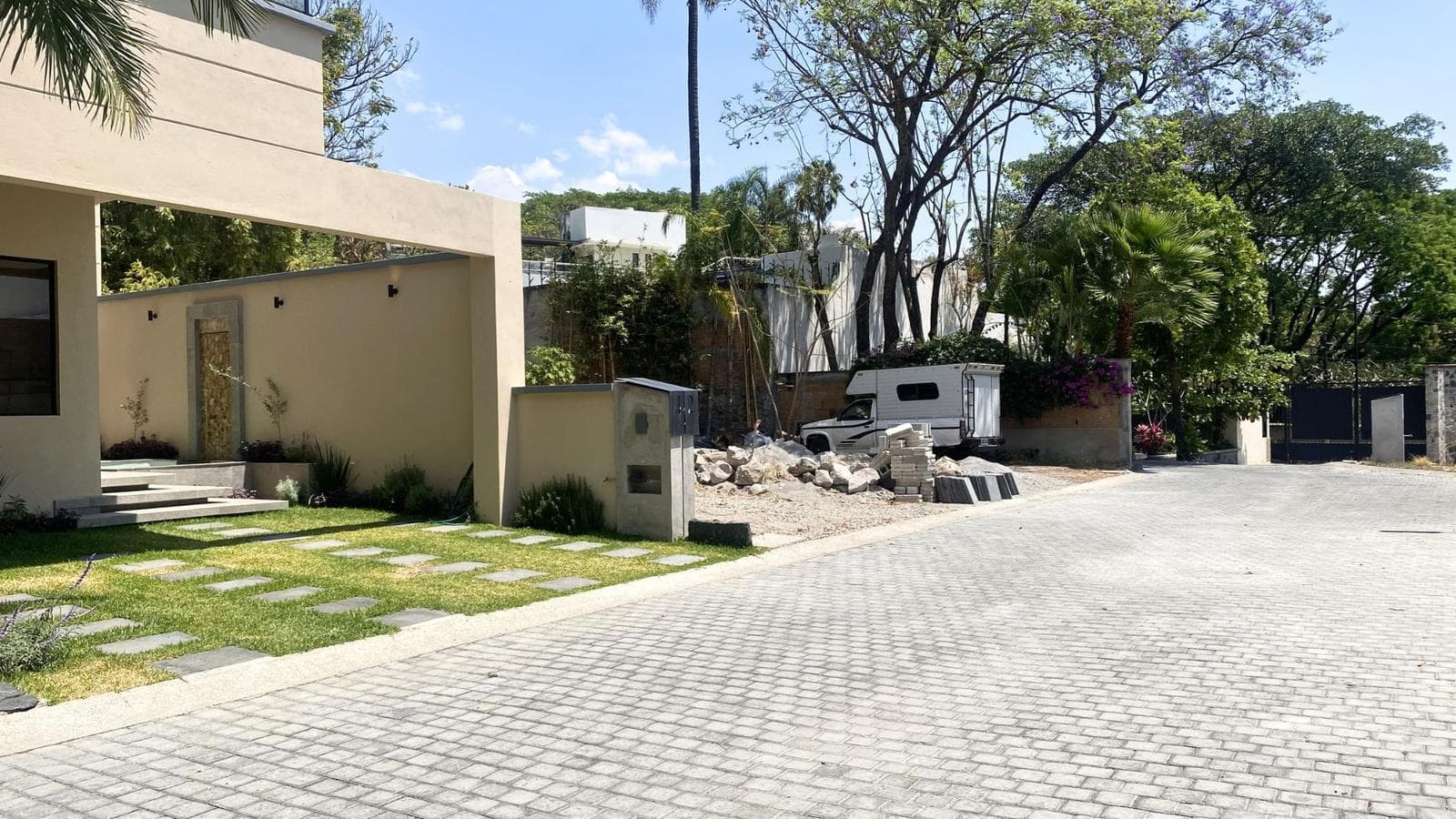 House for Sale in the Acapantzingo Neighborhood, Common Areas, Security