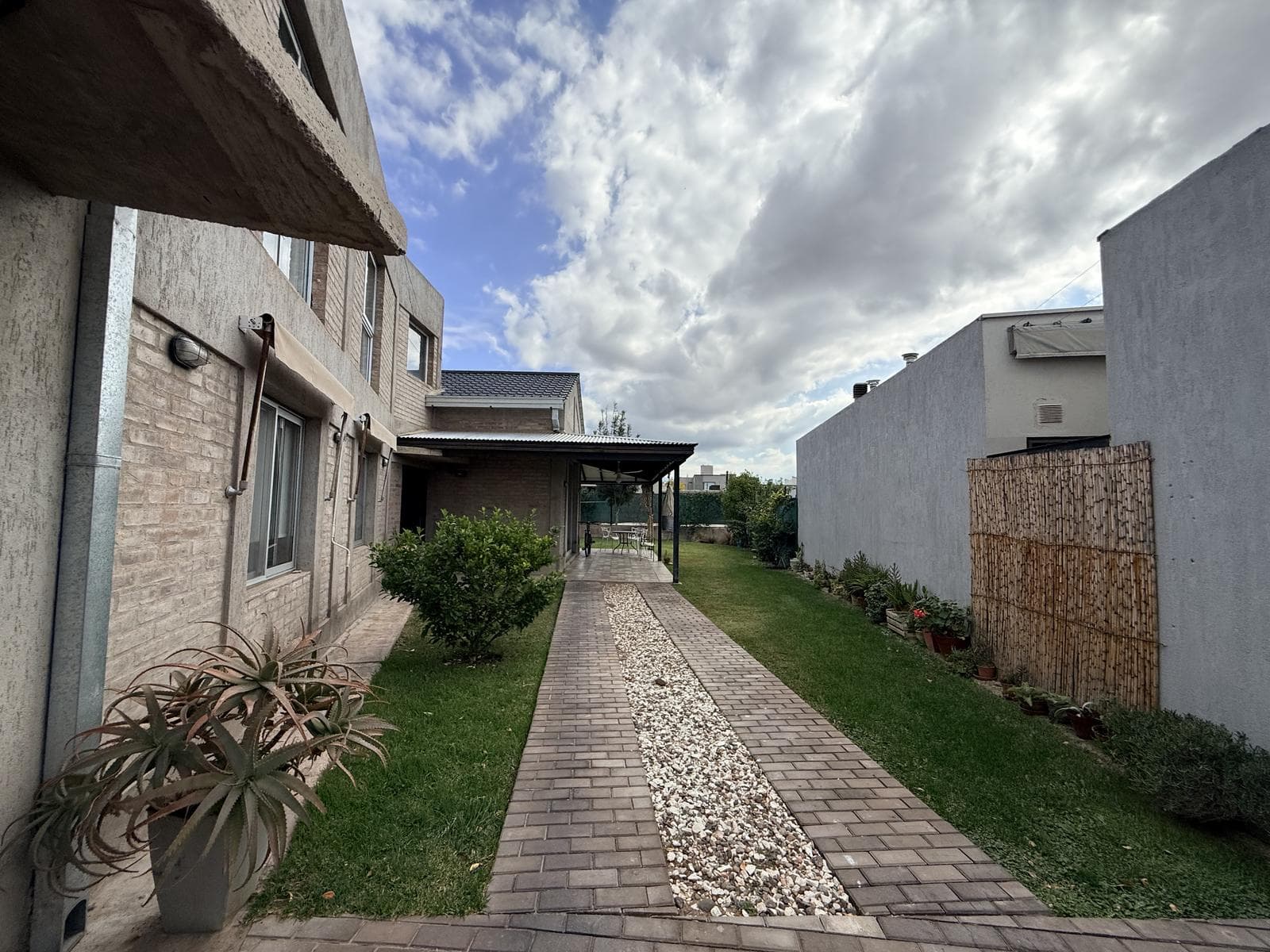 House in the Olivos del Torreón Gated Community in Maipú