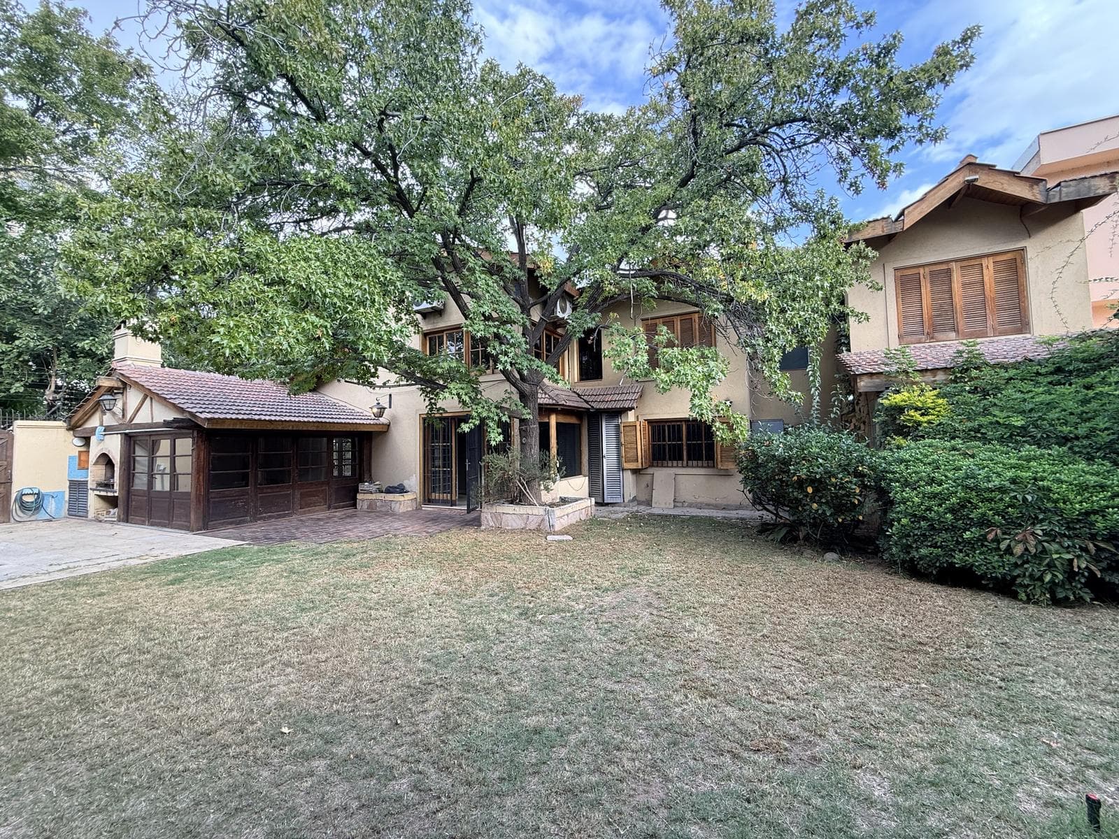 House in the Arizu Neighborhood, Godoy Cruz, Mendoza