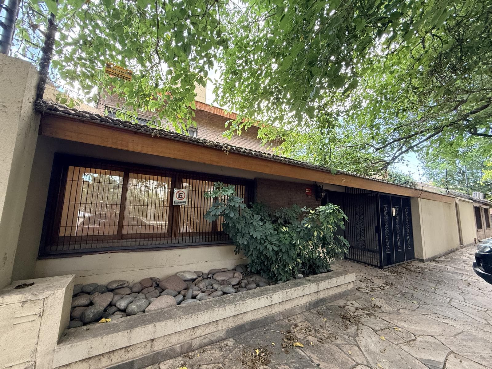House in the Arizu Neighborhood, Godoy Cruz, Mendoza