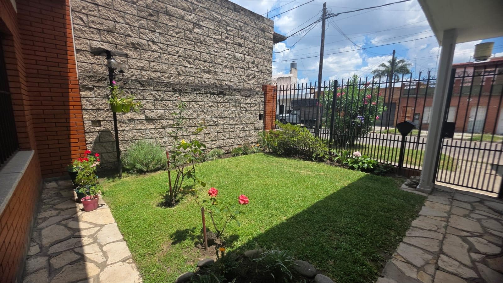 House for Sale in Remedios de Escalada