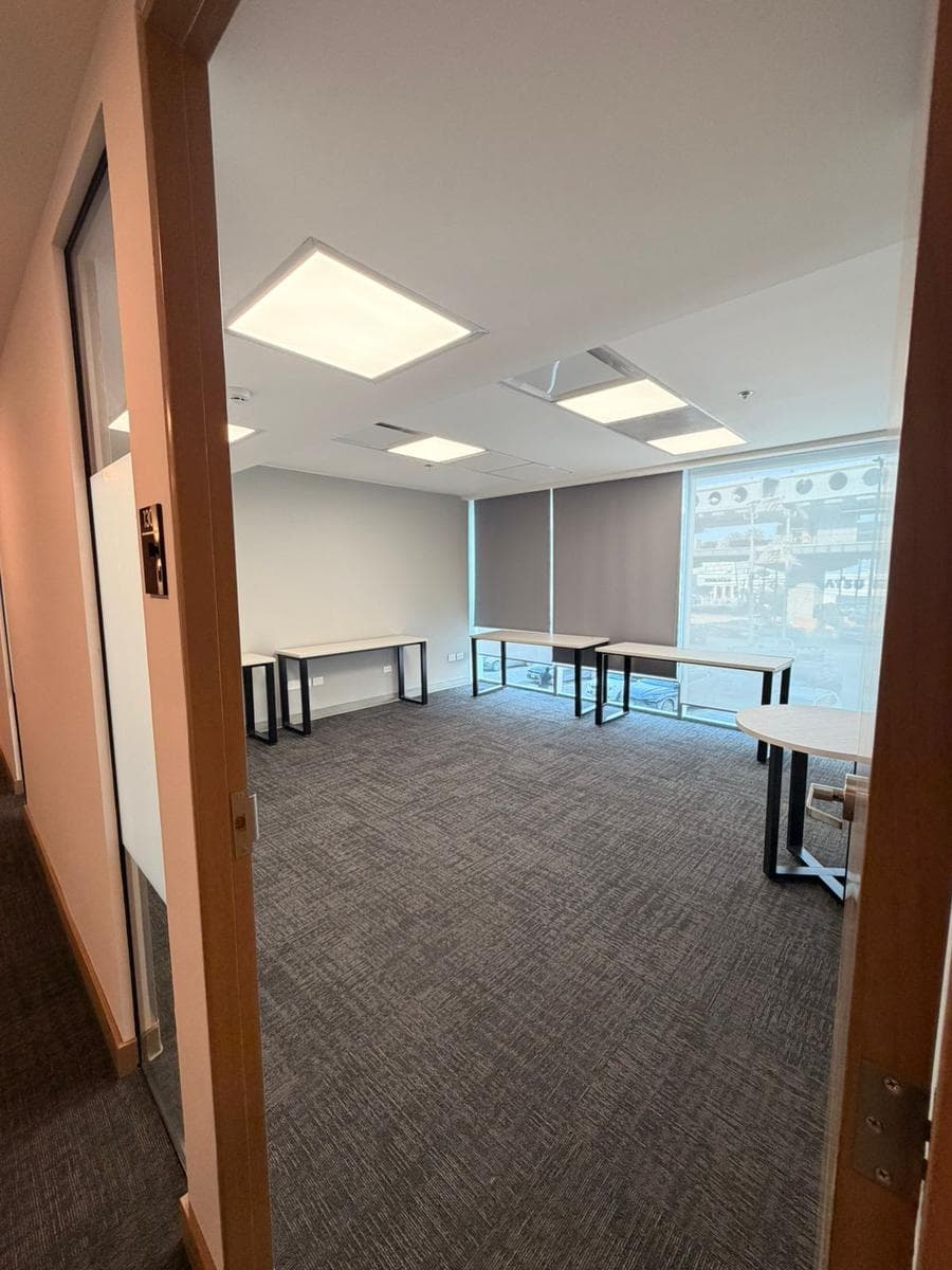 FURNISHED OFFICE