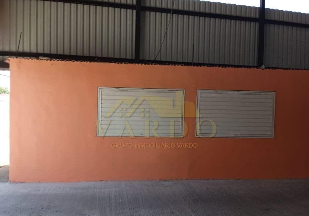 House with Commercial Space and Warehouse for Sale - Live and Start a Business in Downtown Cadereyta