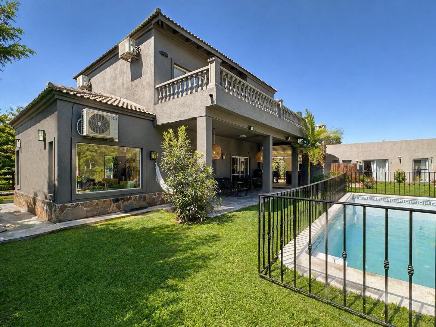 Beautiful house for sale in the San Francisco neighborhood