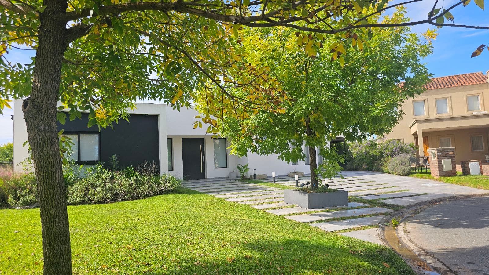 House for Sale in Cantón Golf Interna