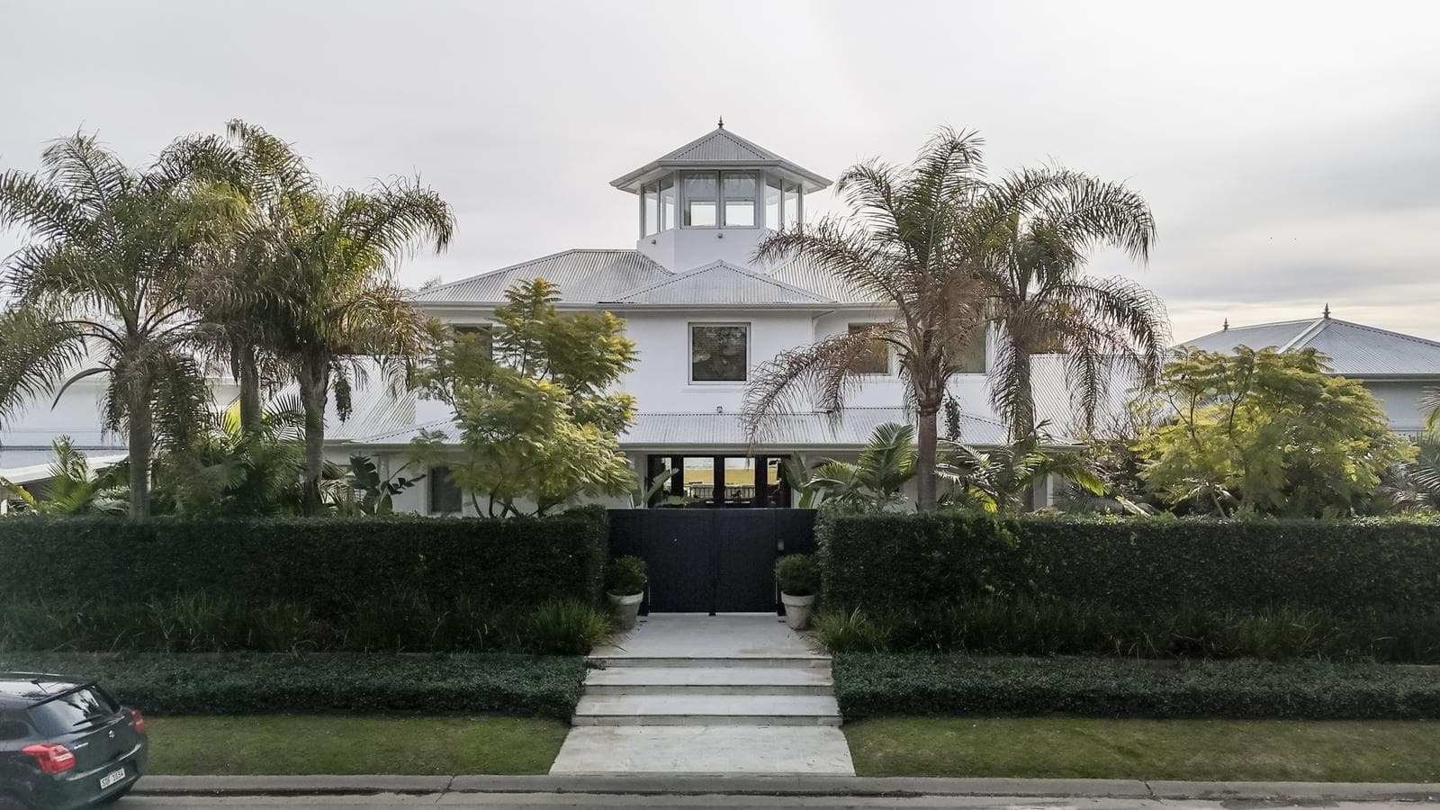 THE ONLY HOUSE WITH A DOUBLE LOT ON THE WATER FOR SALE IN SANTA BARBARA!