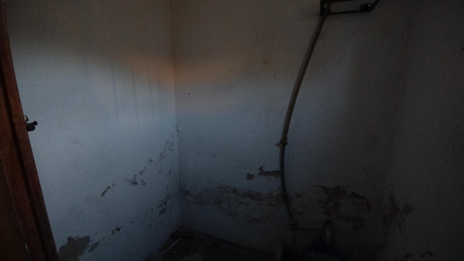 FOR SALE: LOT WITH HOUSE IN NEED OF RENOVATION IN HUDSON