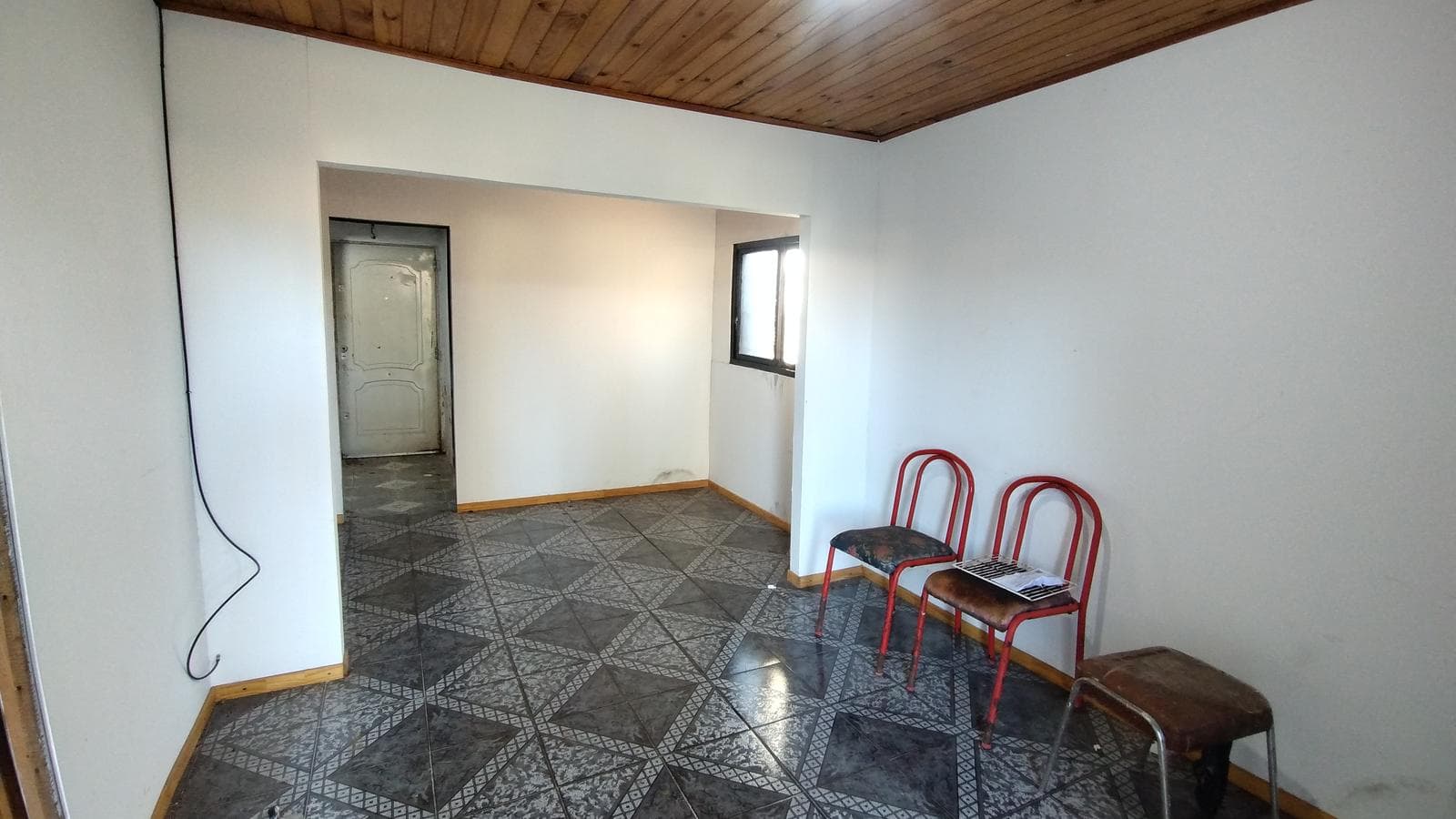 FOR SALE: LOT WITH HOUSE IN NEED OF RENOVATION IN HUDSON