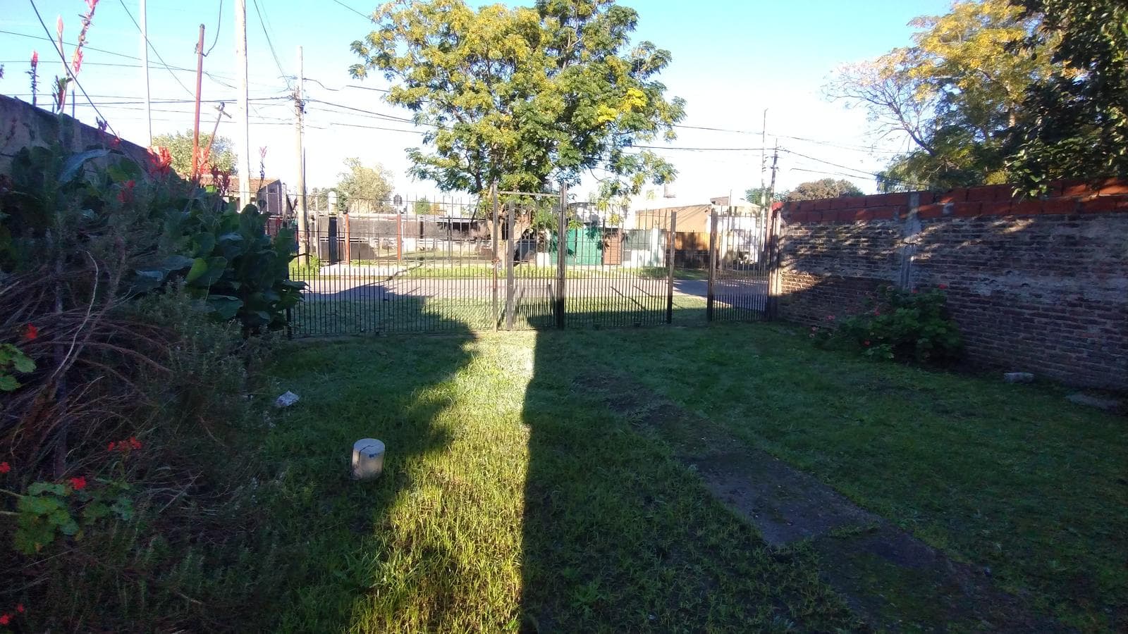 FOR SALE: LOT WITH HOUSE IN NEED OF RENOVATION IN HUDSON