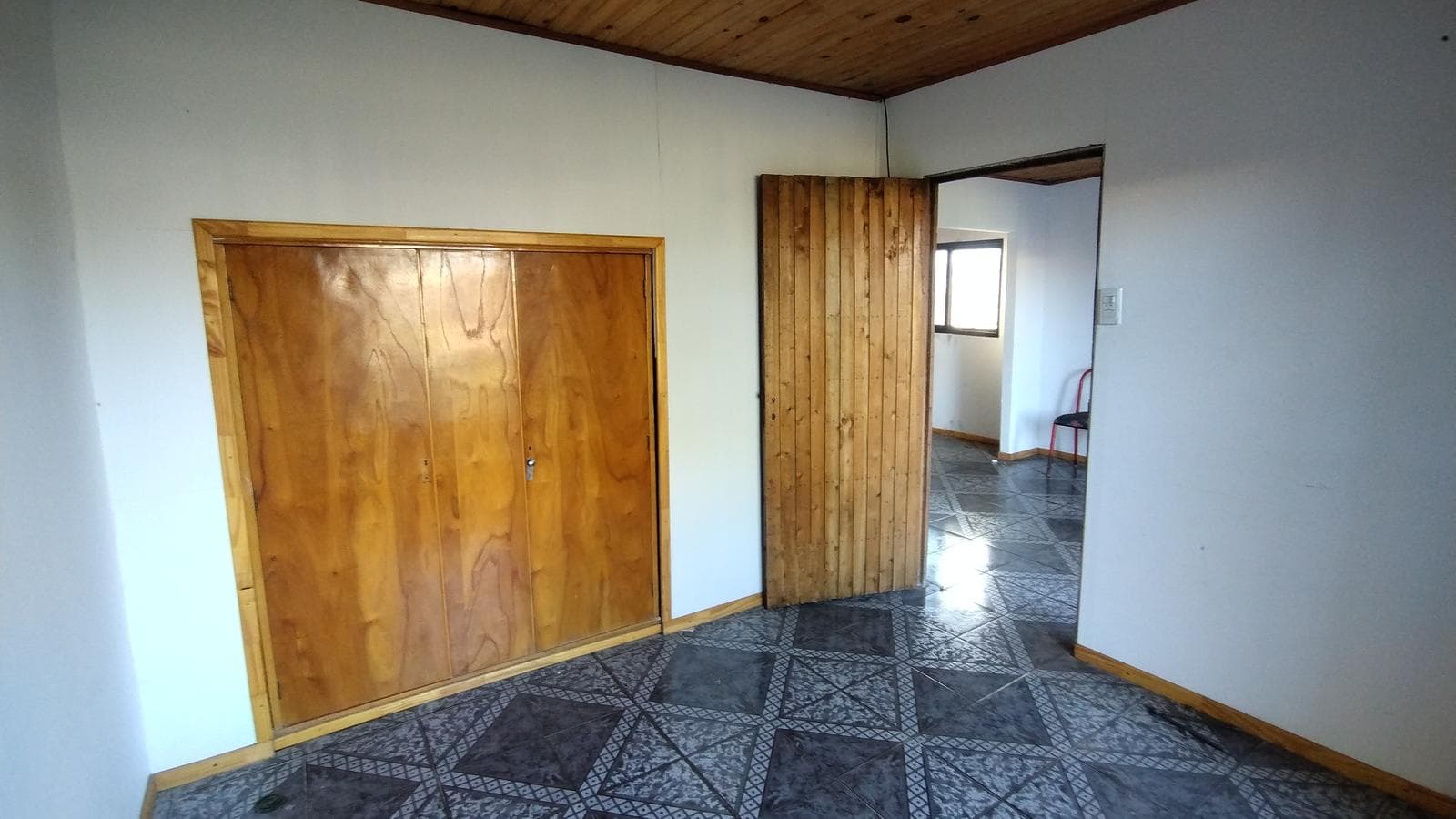 FOR SALE: LOT WITH HOUSE IN NEED OF RENOVATION IN HUDSON