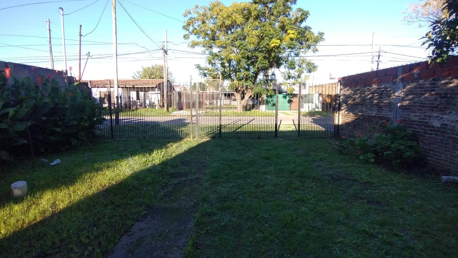 FOR SALE: LOT WITH HOUSE IN NEED OF RENOVATION IN HUDSON