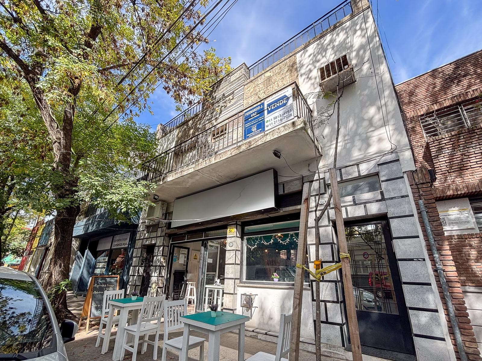 PH in a Building, 2 Apartments + Commercial Space