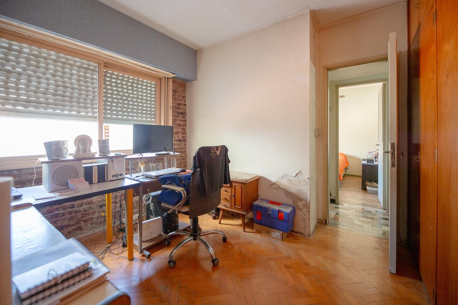 PH in a Building, 2 Apartments + Commercial Space