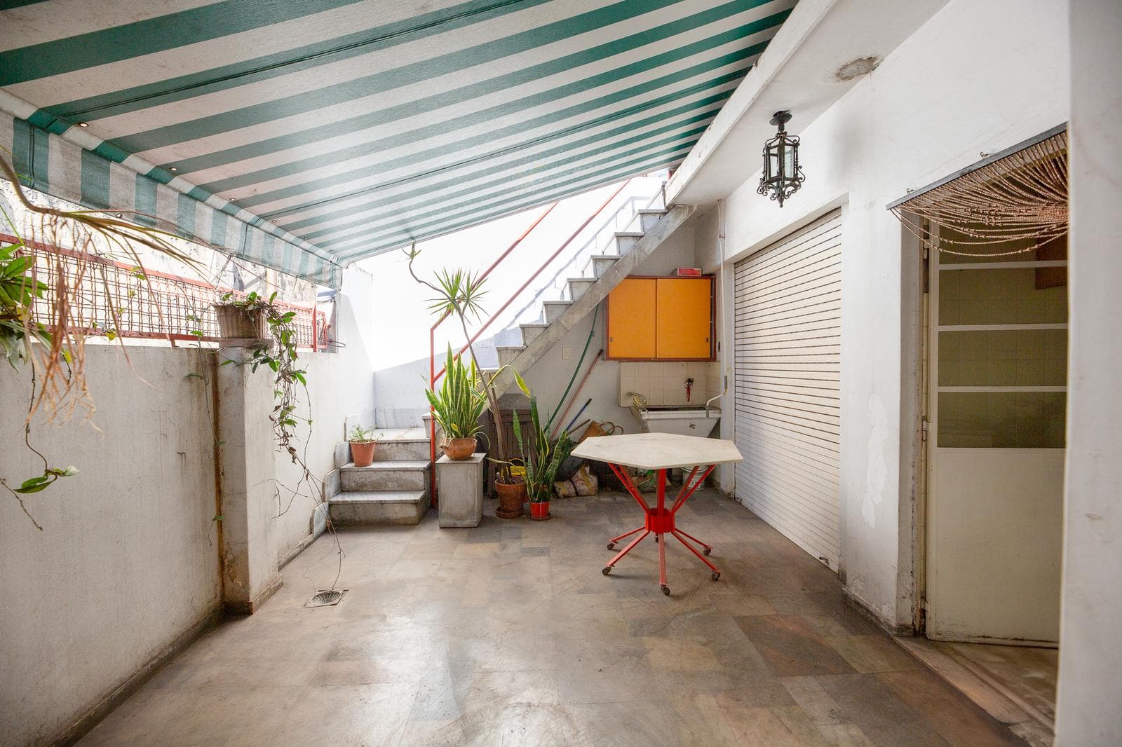 PH in a Building, 2 Apartments + Commercial Space