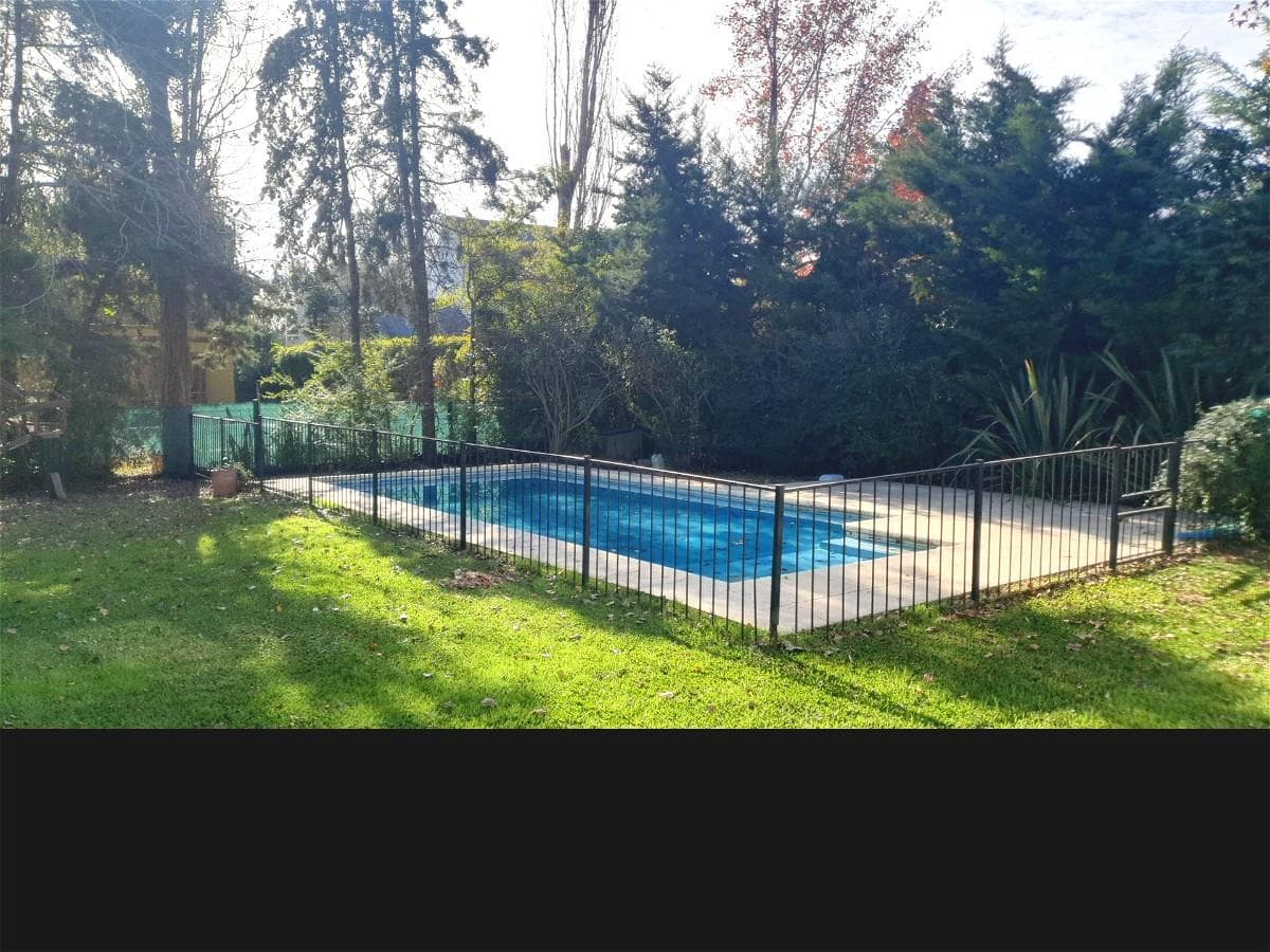 House for annual rent, 3 bedrooms, pool, La Legua neighborhood, Pilar