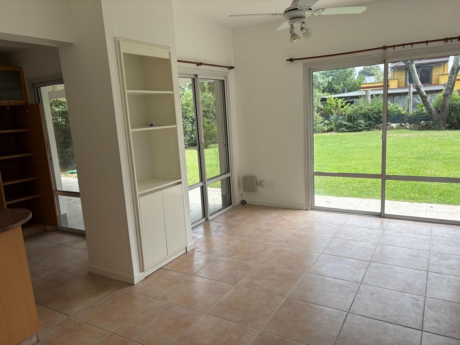 House for annual rent, 3 bedrooms, pool, La Legua neighborhood, Pilar