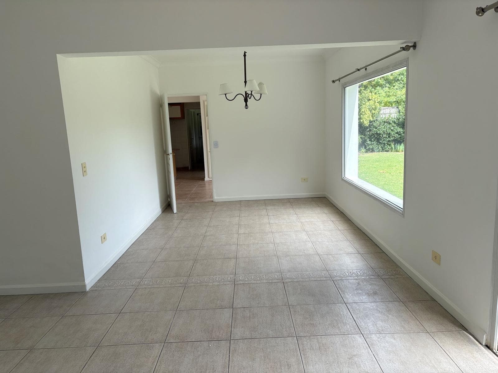 House for annual rent, 3 bedrooms, pool, La Legua neighborhood, Pilar