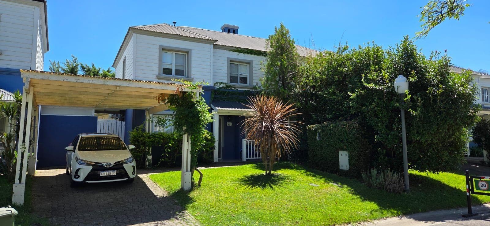 3-Bedroom House on the Lake, Portezuelo, Nordelta
