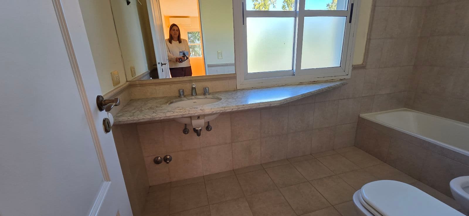 3-Bedroom House on the Lake, Portezuelo, Nordelta