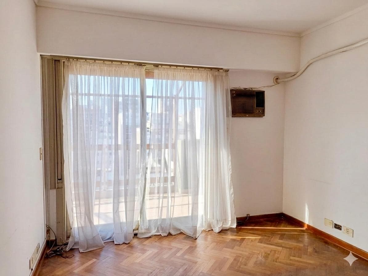 Venta Depto Plaza y Colegio Misericordia 3 ambientes con dependencia y cochera. Flores