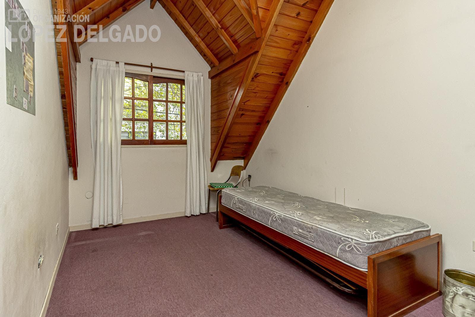 4-bedroom house with garage, backyard, and terrace in Villa del Parque
