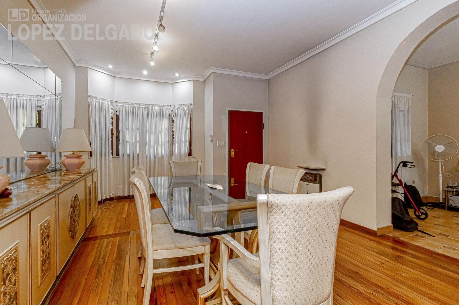 4-bedroom house with garage, backyard, and terrace in Villa del Parque