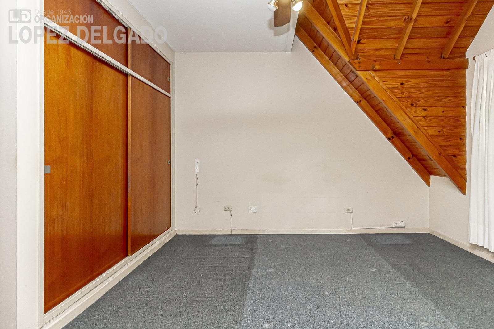 4-bedroom house with garage, backyard, and terrace in Villa del Parque