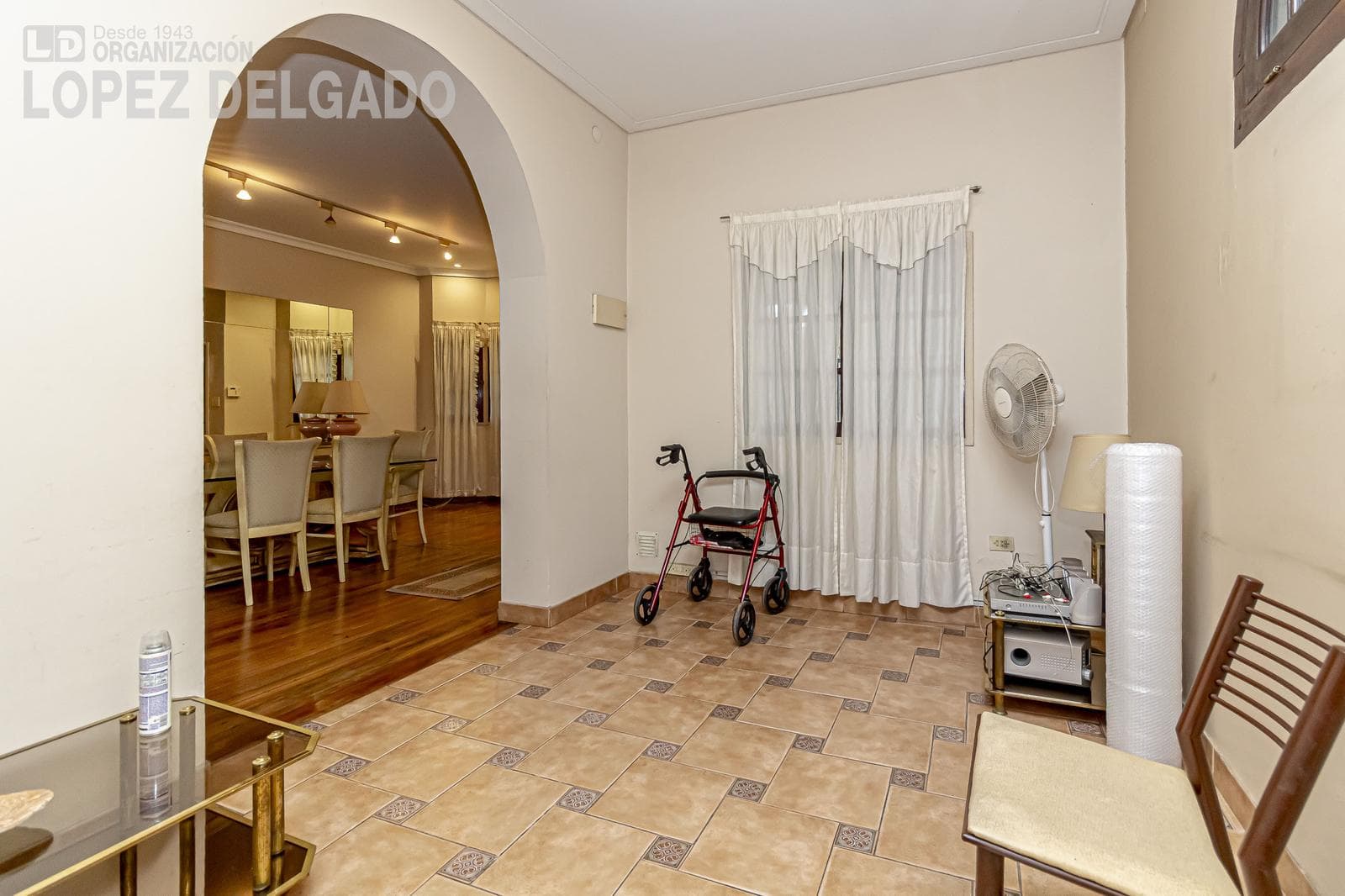 4-bedroom house with garage, backyard, and terrace in Villa del Parque