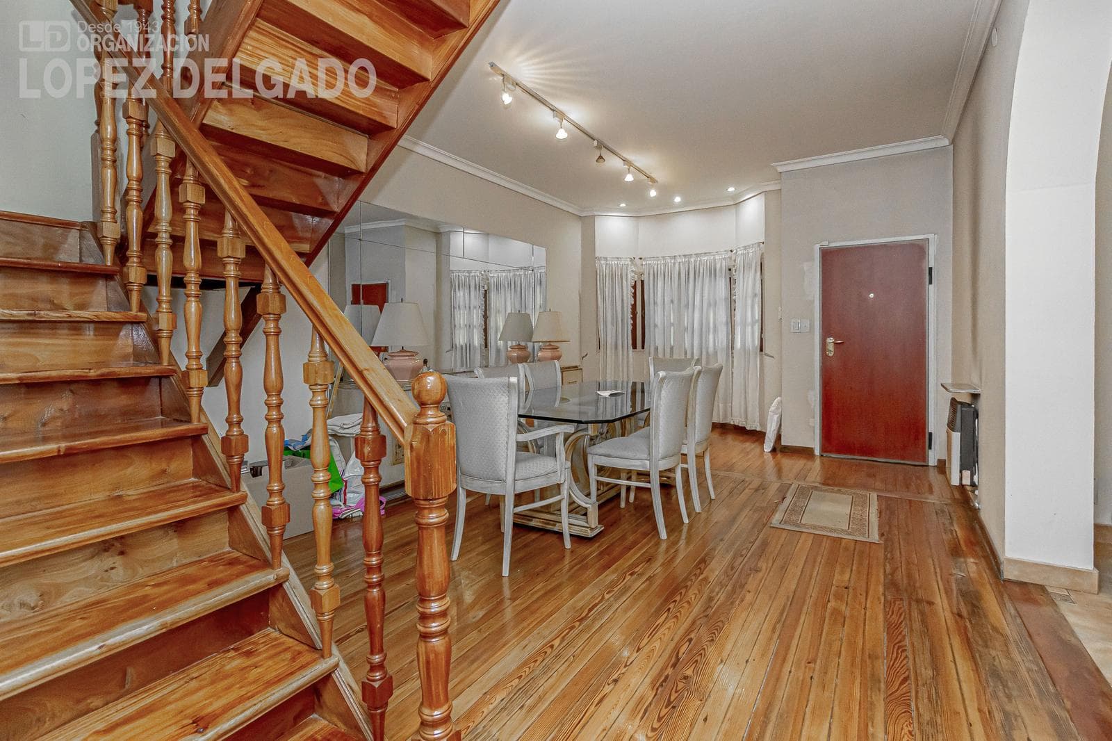 4-bedroom house with garage, backyard, and terrace in Villa del Parque