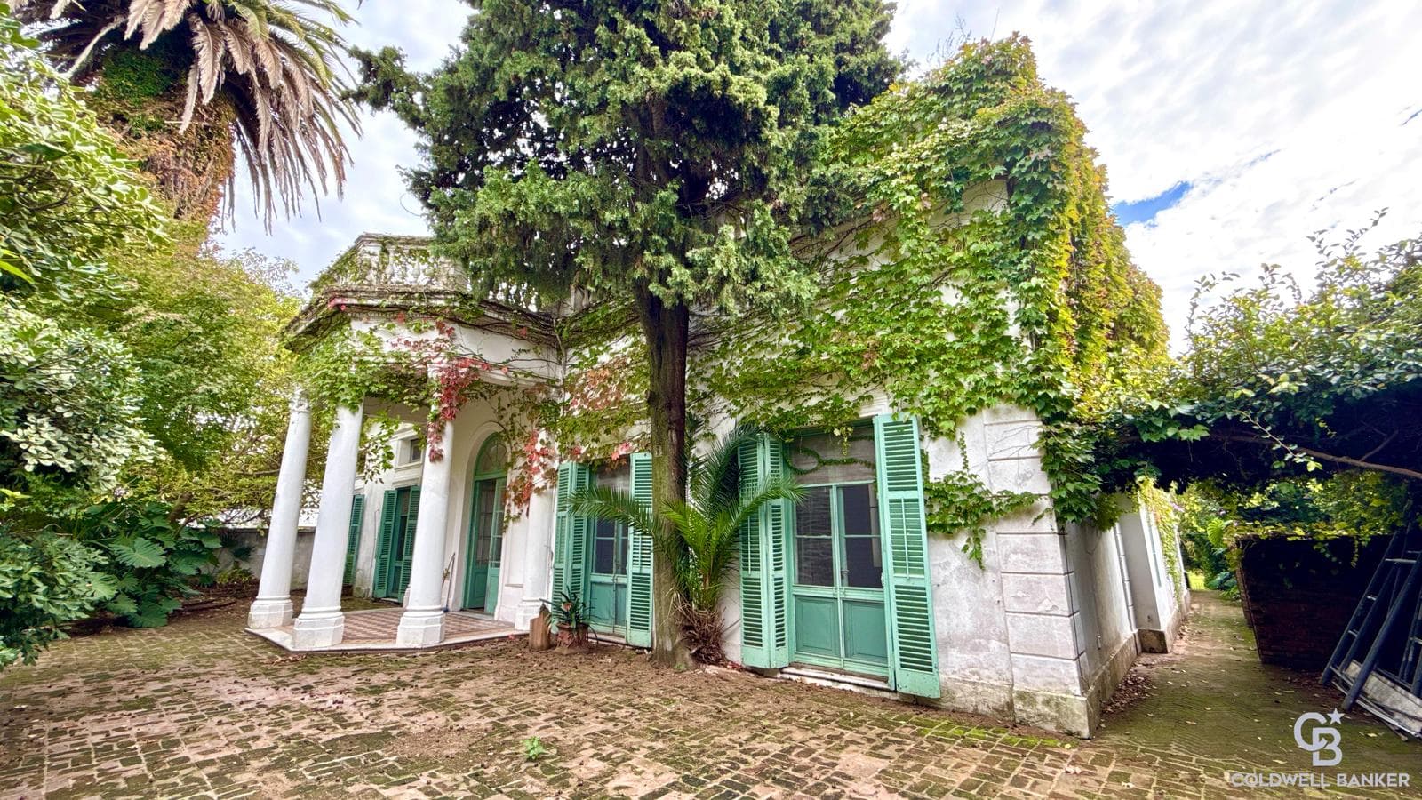 Mansion-style home in Bajo de San Isidro, just steps from the Cathedral