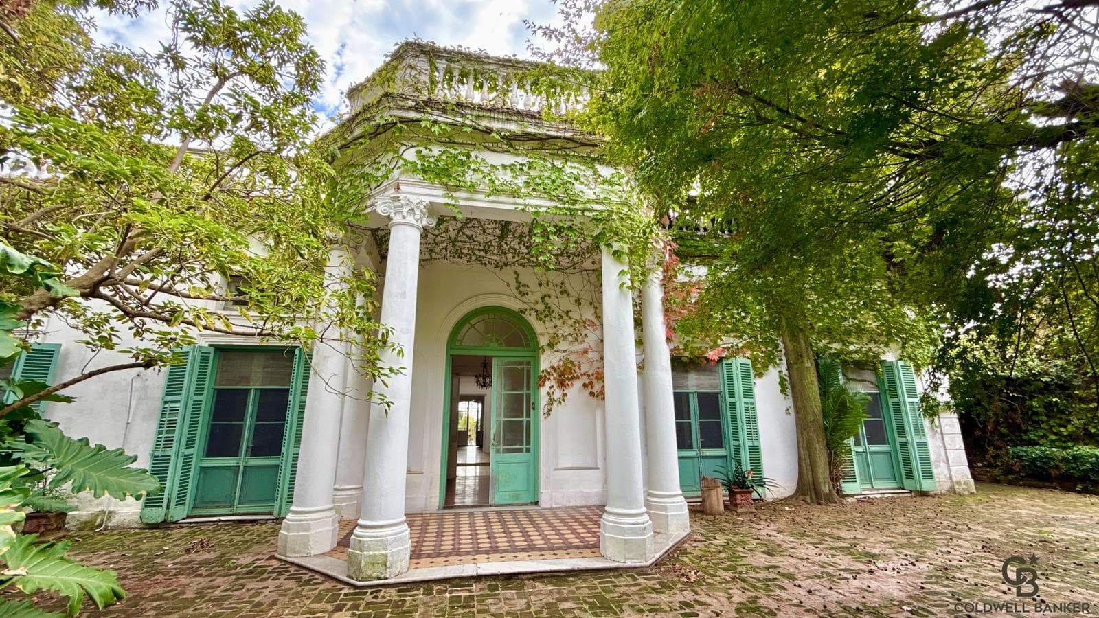 Mansion-style home in Bajo de San Isidro, just steps from the Cathedral