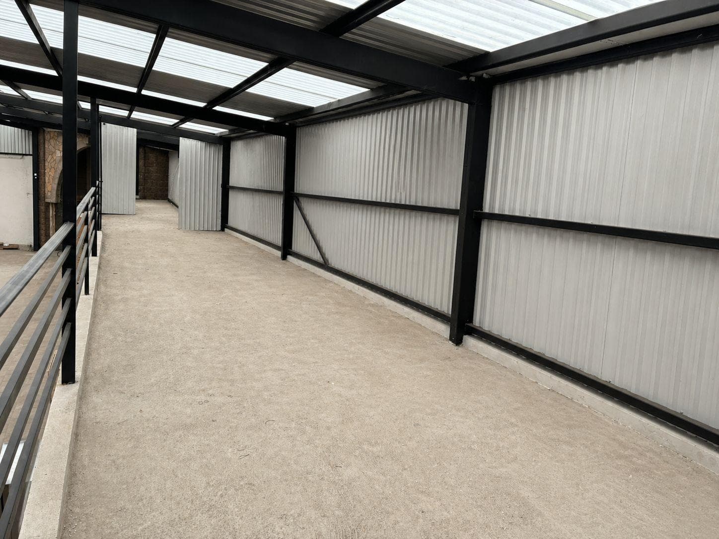 WAREHOUSE FOR SALE OR RENT IN SAN MATEO, WITH QUICK ACCESS TO LAS TORRES