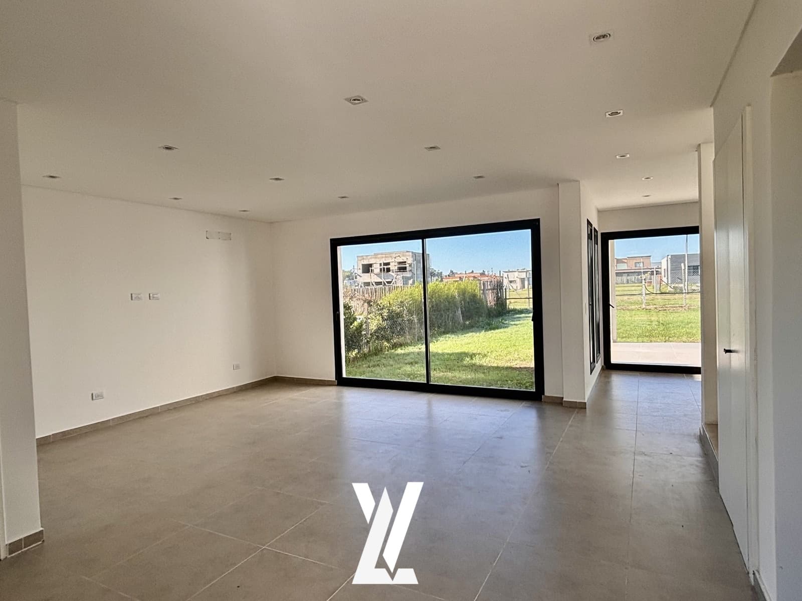 5-room house for sale in Santa Lucia - Pilar del Este