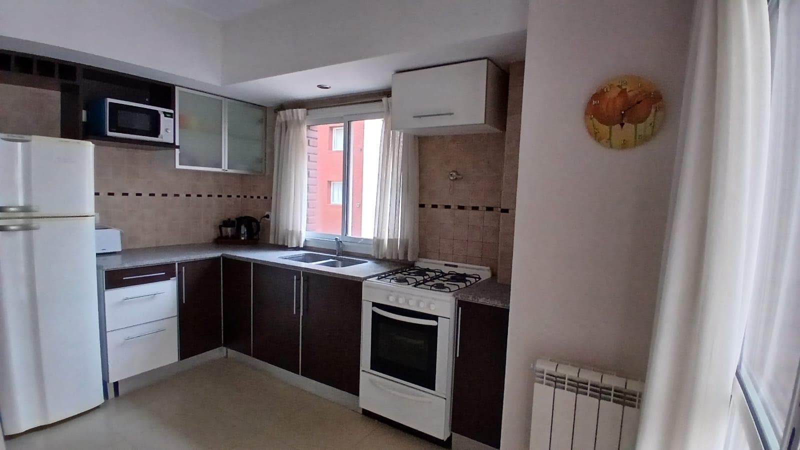 3-room apartment for sale with a balcony and garage, Downtown Mar del Plata.