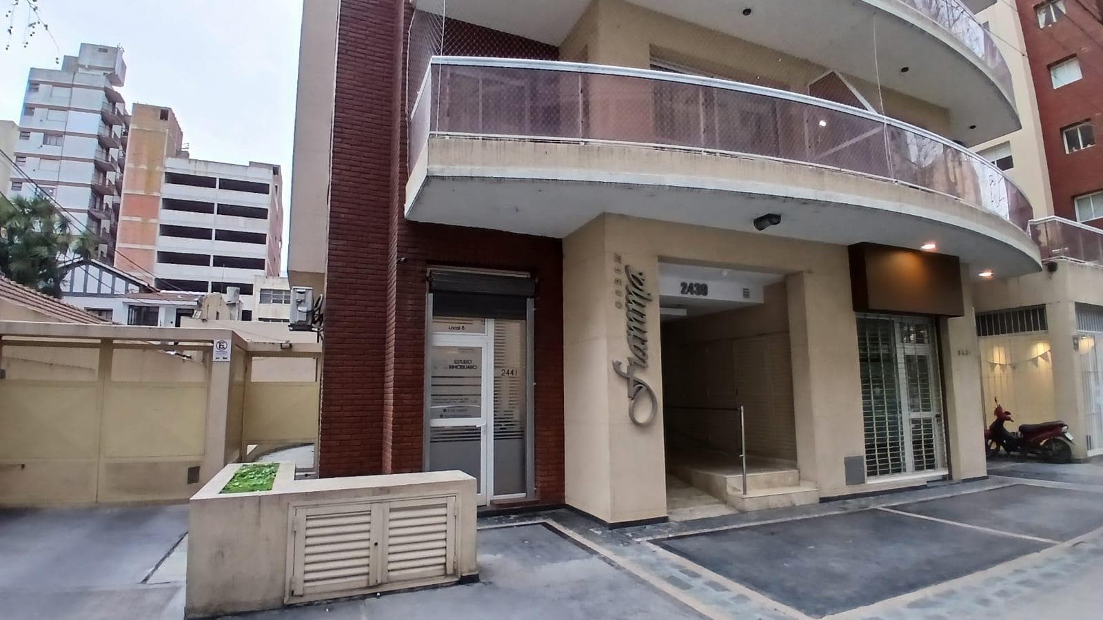 3-room apartment for sale with a balcony and garage, Downtown Mar del Plata.