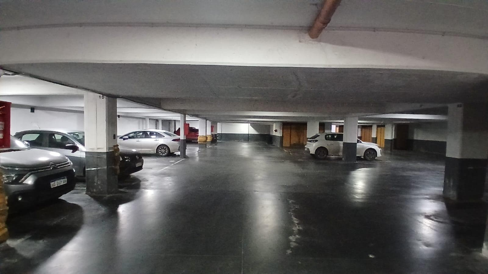 3-room apartment for sale with a balcony and garage, Downtown Mar del Plata.